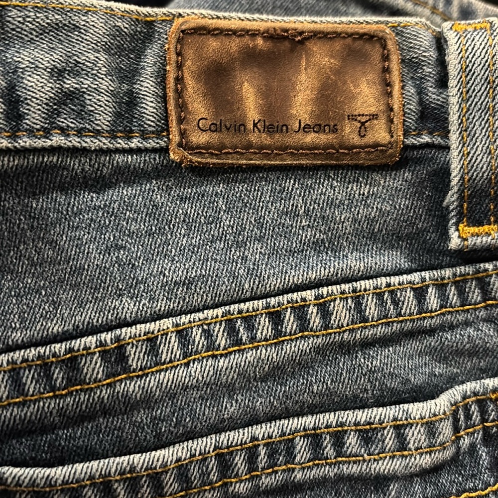 Calvin Klein faded sz 16 boot cut jeans